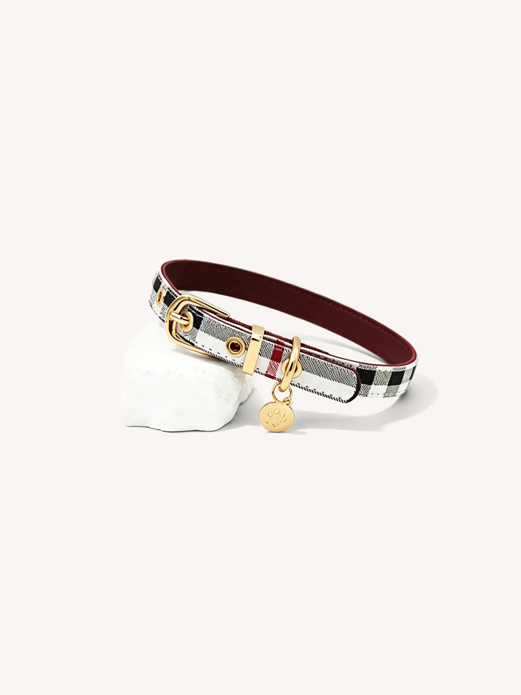 black and white color-the gallery lead collar, designed by wagtrek